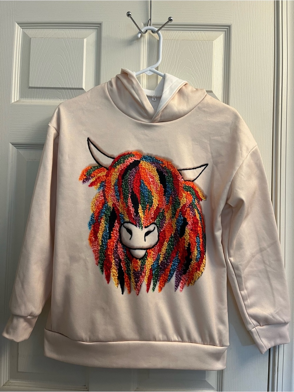 #24 Cream Hoodie with Printed Colorful Highland Cow Graphic Small